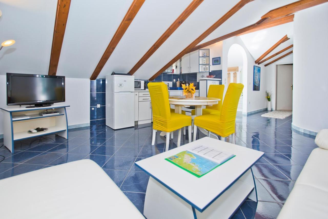 Apartment Marinka Viskovic *